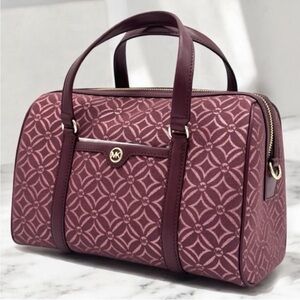 MICHAEL KORS MEDIUM DUFFLE SATCHEL
CROSSBODY BAG